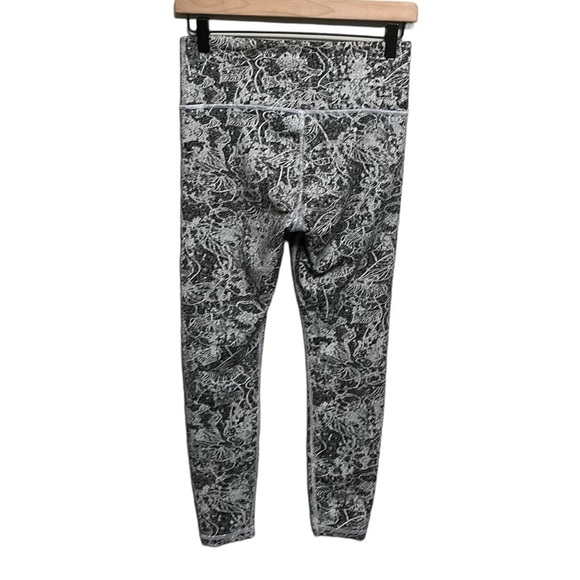 Athleta Elation Graffiti 7/8 Tight - Picture 3 of 10